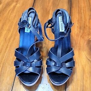 Steve Madden black sandals